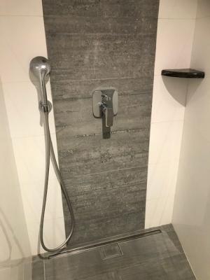 Douche à l'italienne